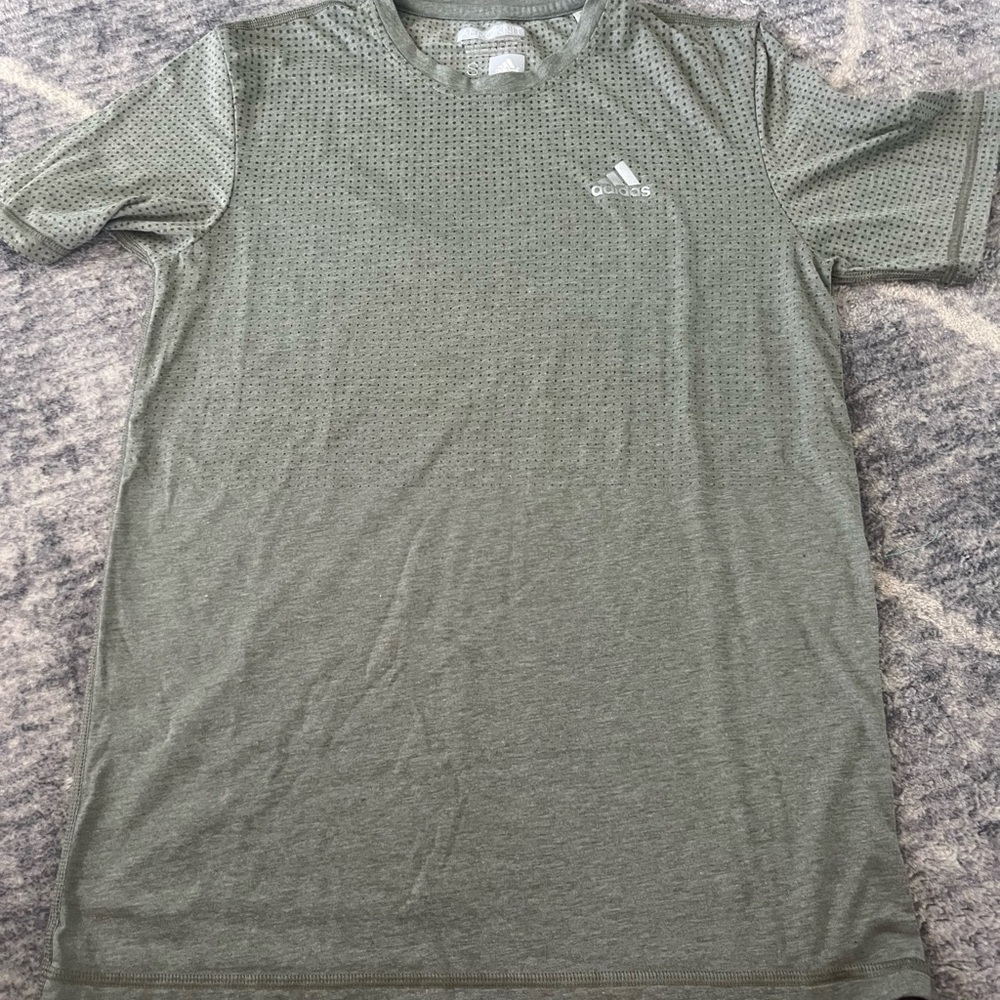 Adidas Maroon and Olive T-Shirts - Picture 6 of 7